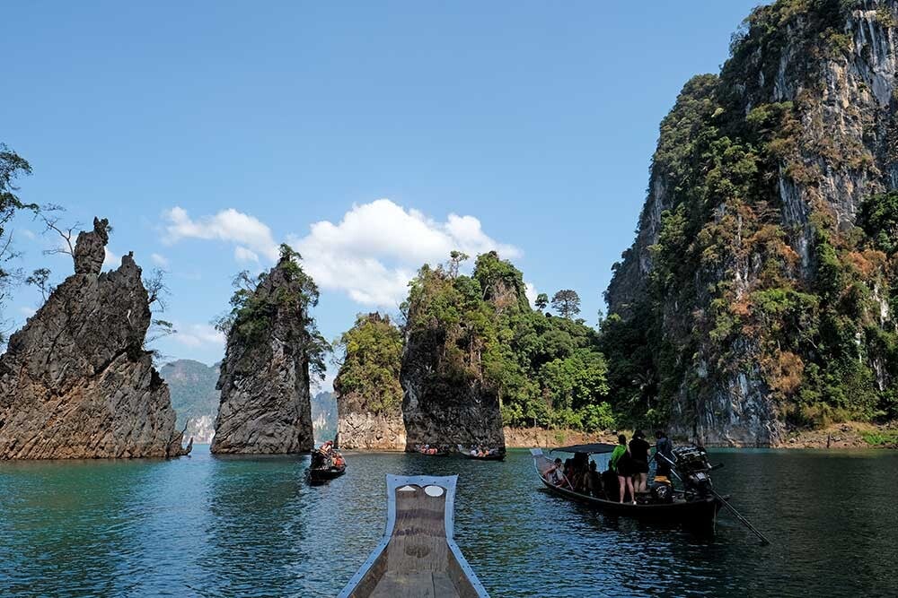 Tour al lago Cheow Lan con bamboo rafting