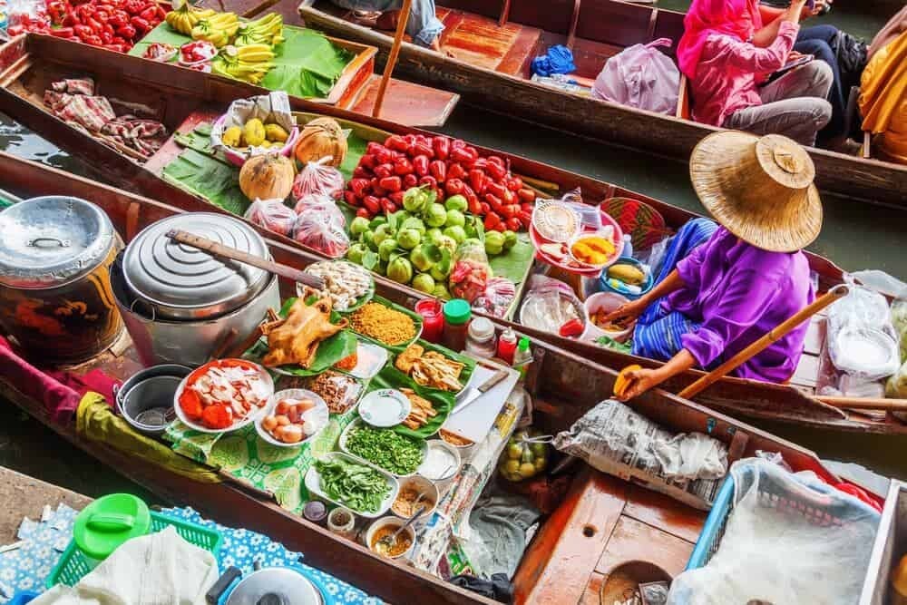 Tour a los mercados con billete de tren y long tail incluido