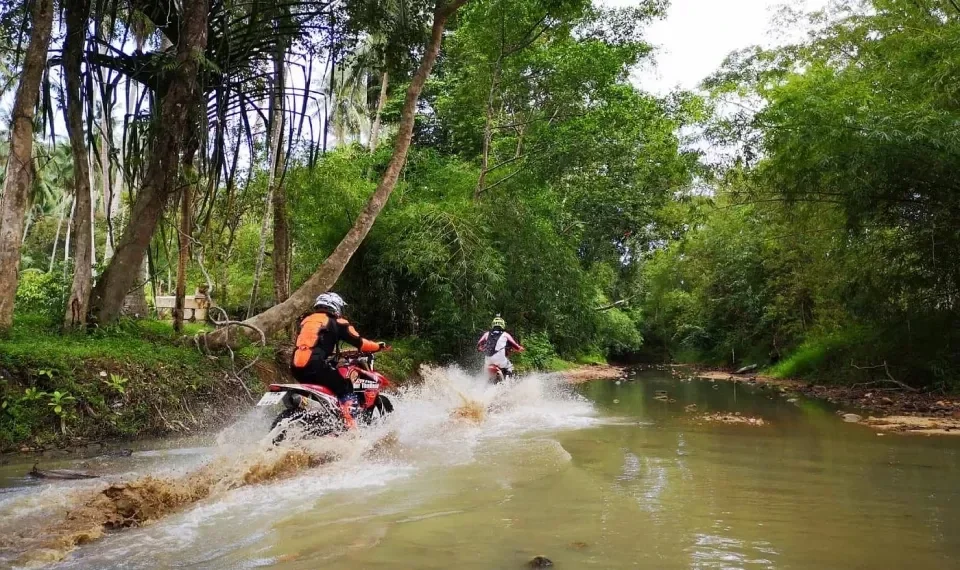 Ruta de enduro en Koh Samui