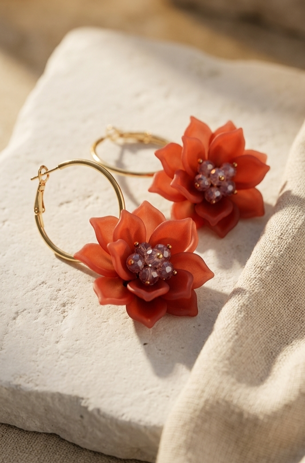 Pendientes Flor Roja – Acero Quirúrgico Chapado en Oro