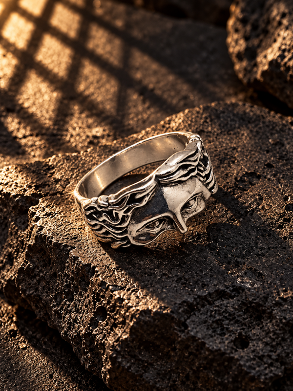 Anillo Cabeza de Medusa en Acero Quirúrgico