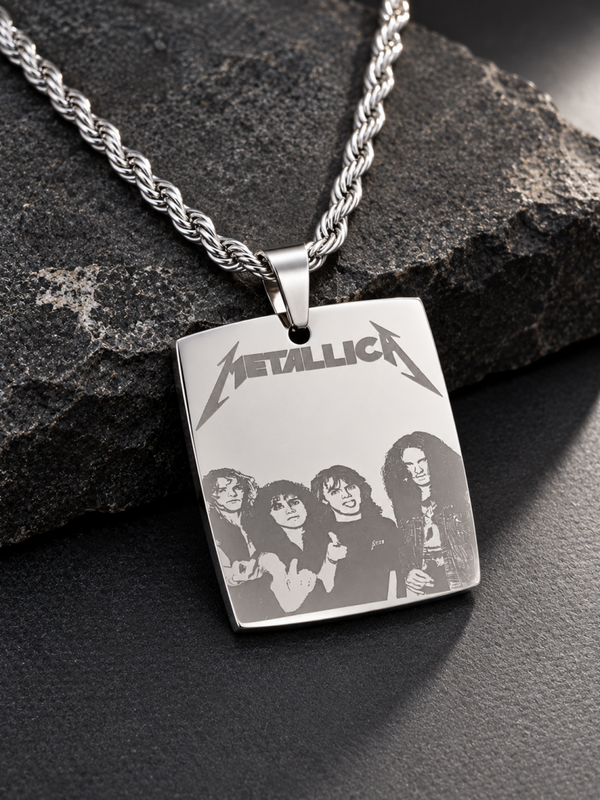 Collar con colgante de Metallica en acero quirúrgico