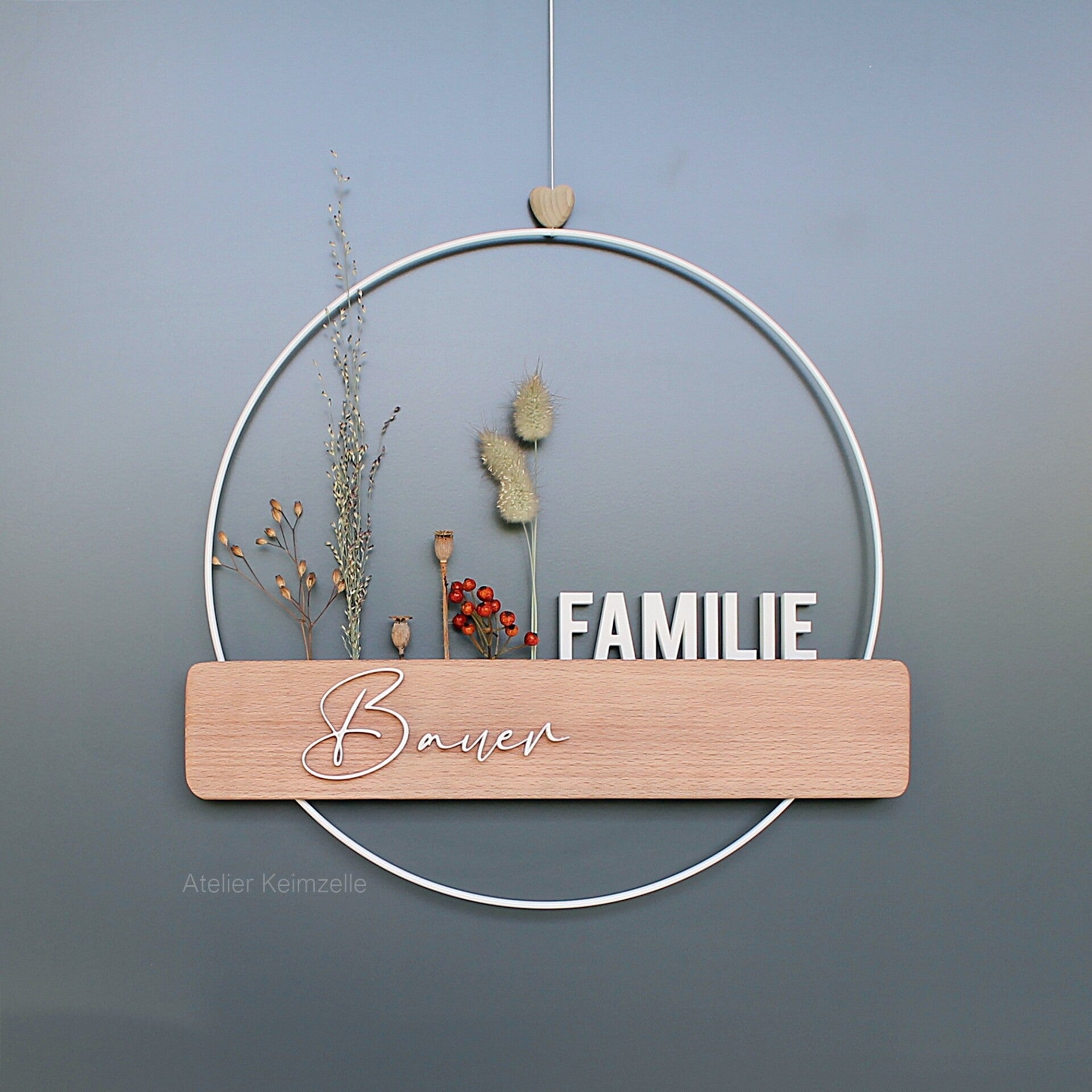 Personalisierter Türkranz, Familie und Name, PLA Weiß, Buchenholz, Ø30cm