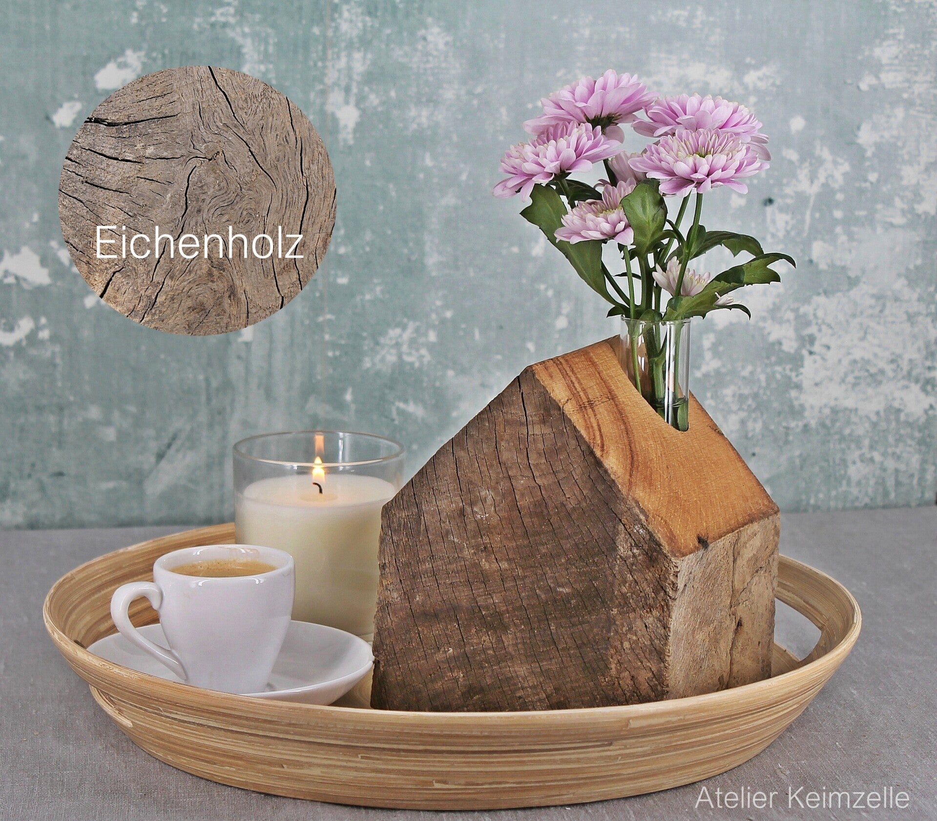 Haus aus massiver alter Eiche - mit kleiner Glasvase - Einzelstück