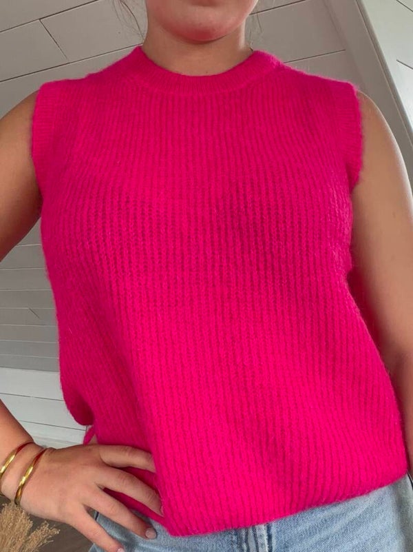 Sleeveless alpaca sweater - fucsia