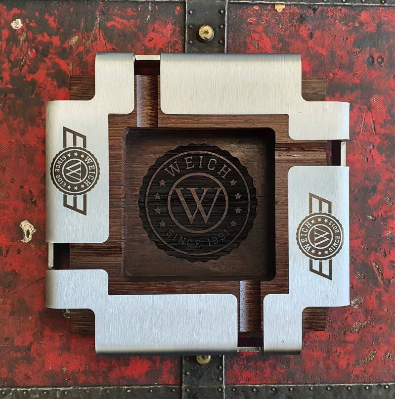 Lasergravur auf Holz und Chromstahl Aschenbecher