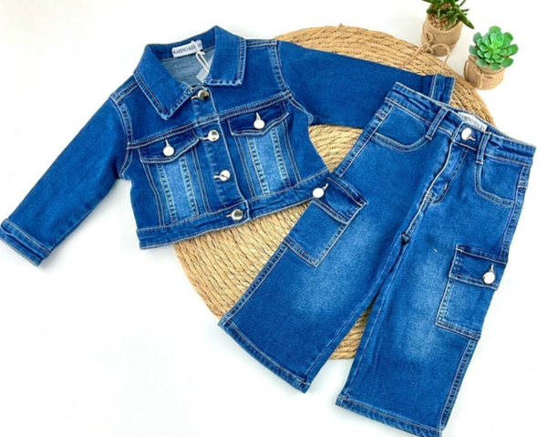 Conjunto cazadora y pantalón