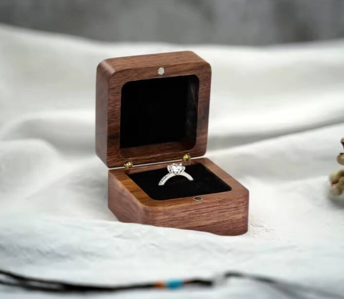 Ringendoosje bruidsmeisje linnen gepersonaliseerd