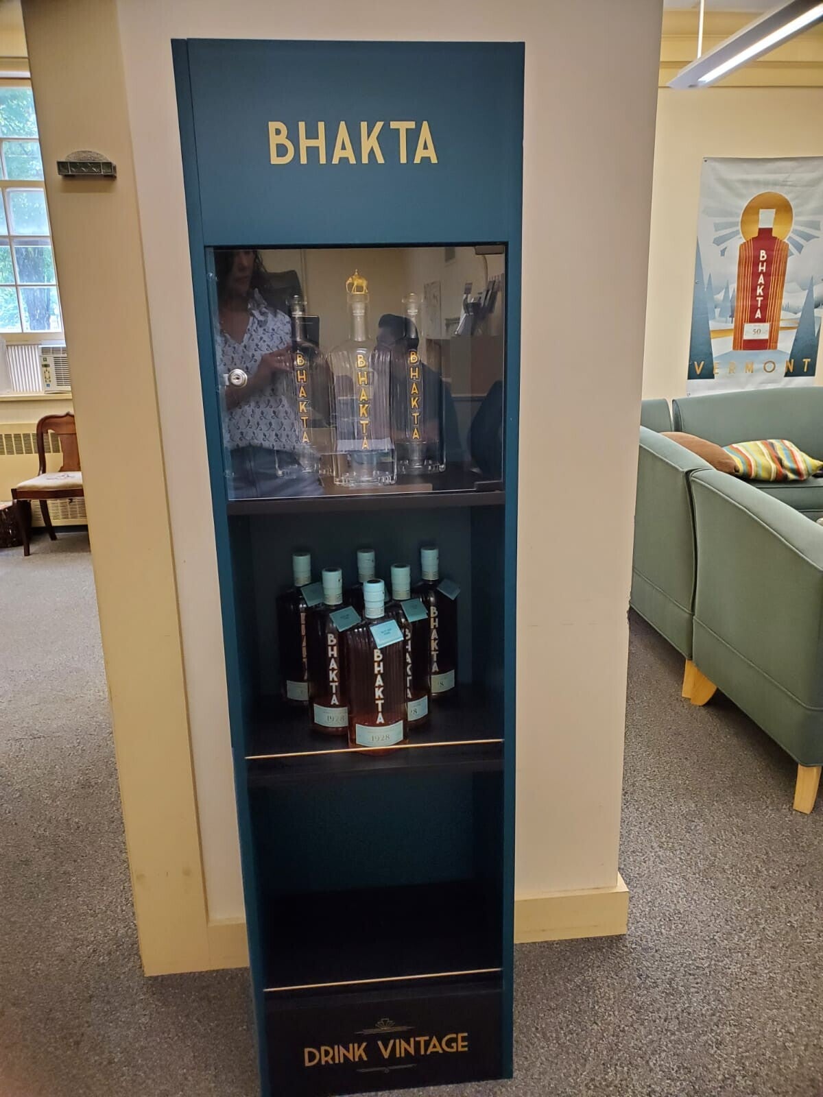 BHAKTA Vintage Lockbox Displays