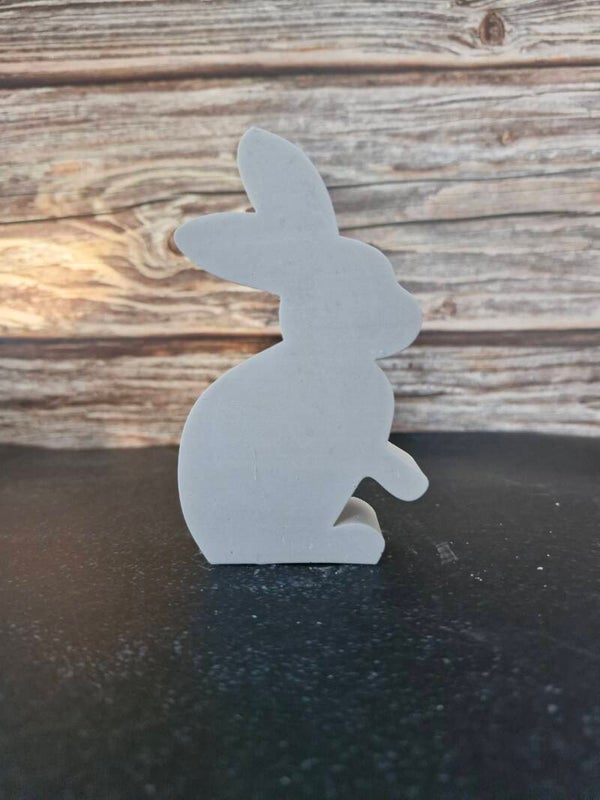 Hase sitzend