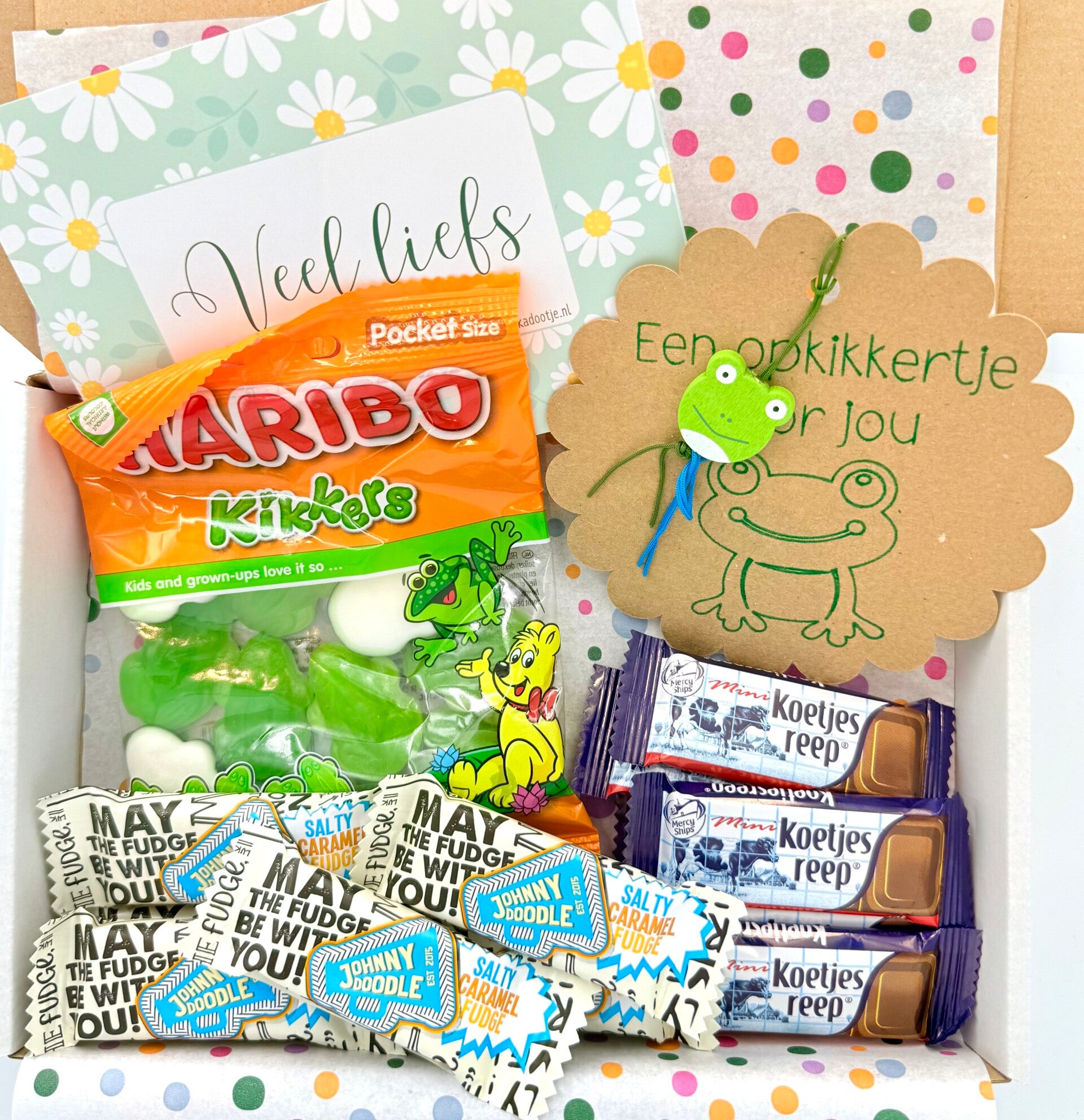 Postkadootje Opkikker | Kikkersnoepjes Haribo pocket size | Een opkikkertje voor jou gelukje | Fudge blokjes | Koetjesreepjes | Kaartje naar keuze