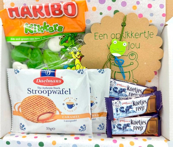 Postkadootje Opkikker | Kikkersnoepjes Haribo pocket size | Een opkikkertje voor jou gelukje | Stroopwafels | Koetjesreepjes | Kaartje naar keuze