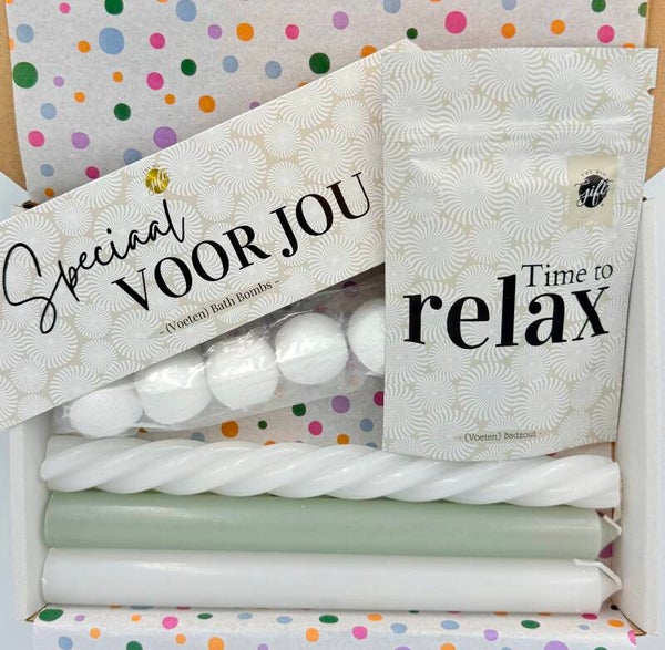 Postkadootje Bath | Bath bombs in gondeldoosje speciaal voor jou | Badzout time to relax | Dinerkaarsen | Kaartje naar keuze.