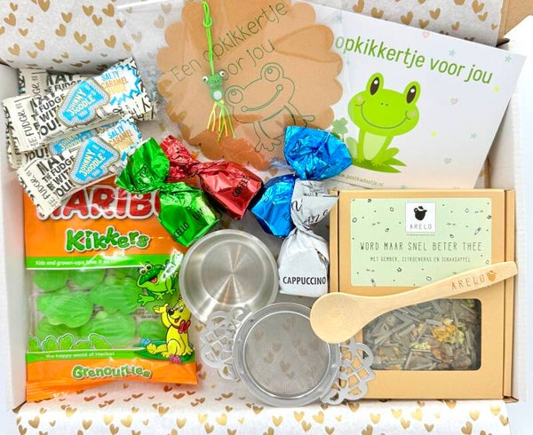 Postkadootje Beterschap | Pocket size snoepkikkers | Theeschepje | Theezeefje met uitlekschaaltje | Chocoladebonbons in verschillende smaken | Johnny doodle fudge | Opkikkertje voor jou gelukje | Kaartje naar keuze