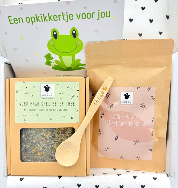 Postkadootje Choco | Word maar snel beter thee | Theeschepje | Een zakje vol chocolade | Kaartje naar keuze