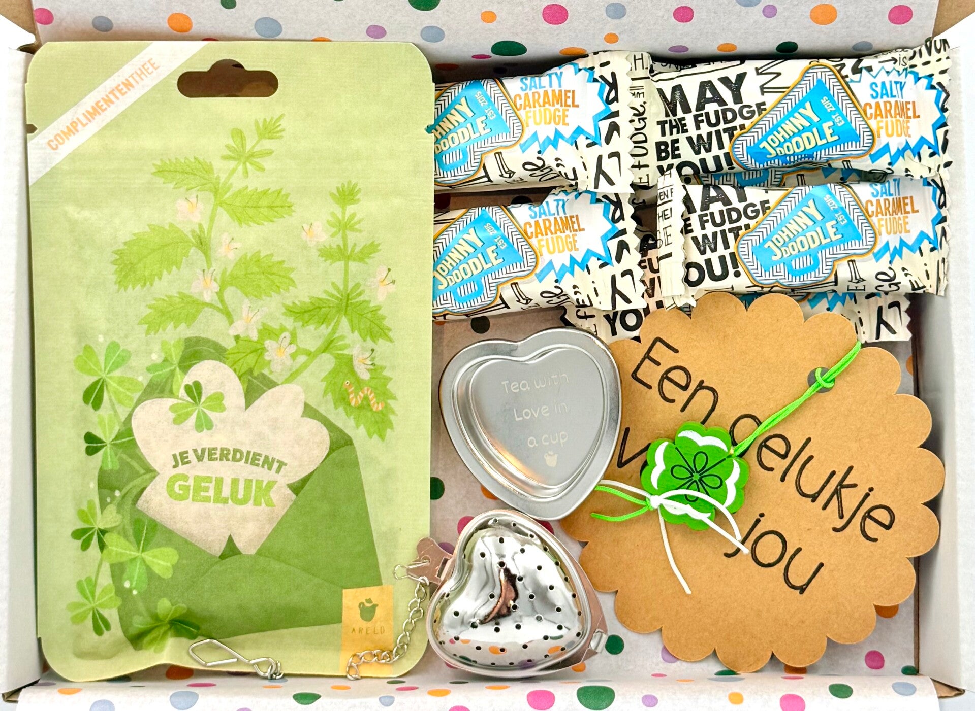 Postkadootje Geluksbom | Jij verdient geluk complimententhee | Theefilter met uitlekbakje hartje | Johnny Doodle caramelblokjes | Gelukje voor jou klavertje vier | Kaartje naar keuze