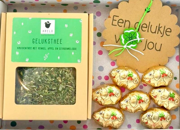 Postkadootje Gelukspret | Geluksthee in doosje | Gelukszwijntjes | Gelukje voor jou klavertje vier | Kaartje naar keuze