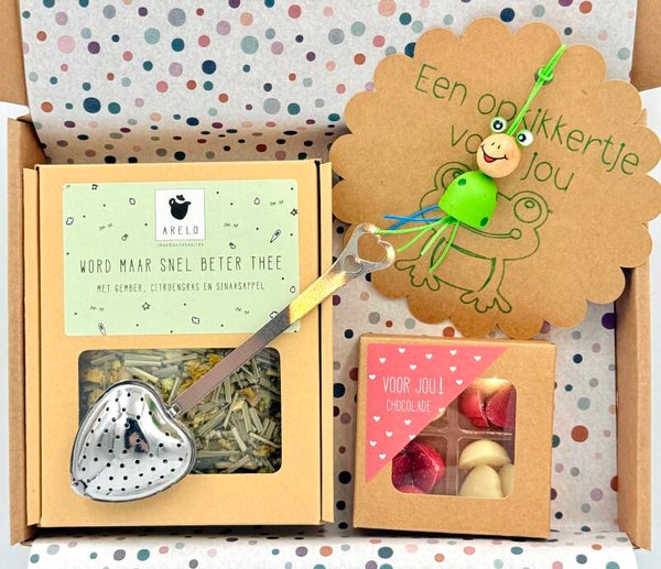 Postkadootje Hart | Mini hartjes chocolade | Word maar snel beter thee | Theefilter in hartvorm | Opkikkergelukje | Kaartje naar keuze