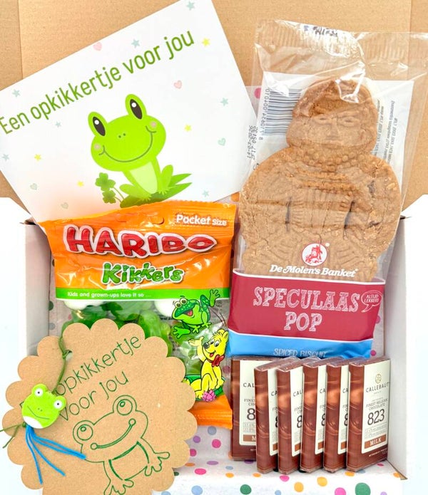 Postkadootje Kikkertje | Haribo snoepkikkers | Speculaaspop | Mini chocoladereepjes | Gelukje en opkikkertje voor jou | Kaartje naar keuze