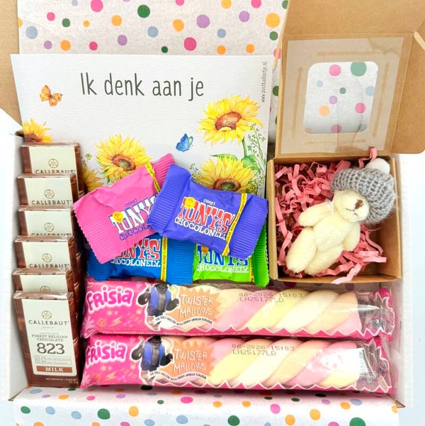 Postkadootje Knuffel | Een knuffelbeertje voor jou | Spekkies | Tony's mini | Mini chocoladereepjes | Kaartje naar keuze