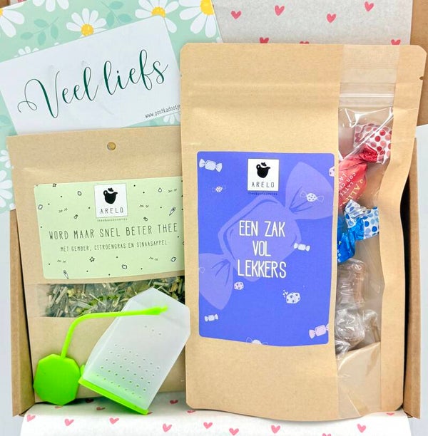 Postkadootje Lekkers | Een zak vol lekkers | Word maar snel beter thee in zakje | Theefilter theezakje groen | Kaartje naar keuze