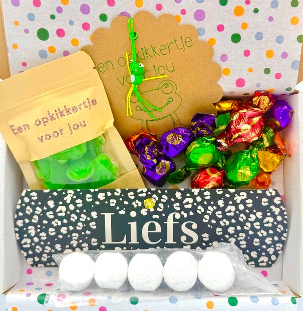 Postkadootje Liefs | Bath bombs in gondeldoosje Liefs | Toffees | Kikkersnoepjes opkikkertje voor jou | Opkikkergelukje voor jou | Kaartje naar keuze
