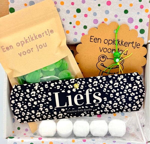 Postkadootje Liefs | Bath bombs liefs in gondeldoosje | Opkikkersnoepjes | Opkikkergelukje | Kaartje naar keuze