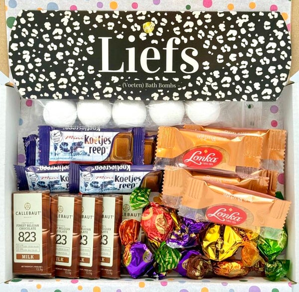 Postkadootje Liefs | Gondeldoosje liefs met bath bombs | Lonka fudge mini | Koetjesreepjes | Callebaut mini chocolade | Verschillende smaken toffees | kaartje naar keuze
