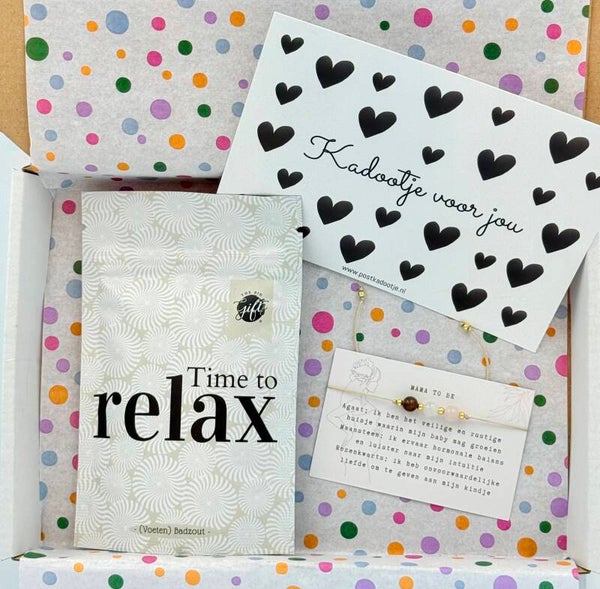 Postkadootje Mama to be | Verstelbaar armbandje mama to be edelstenen | Badzout time to relax | Kaartje naar keuze