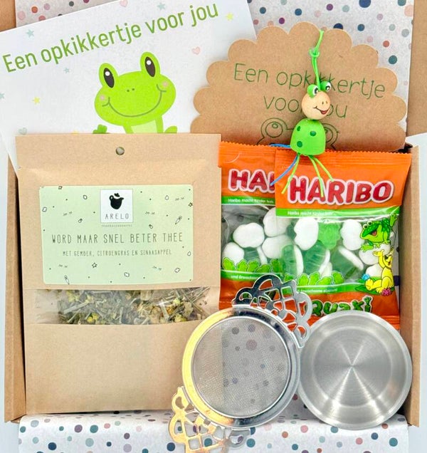 Postkadootje Opkikker | Word maar snel beter thee | Theezeefje met uitlekschaaltje | Haribo mini snoepkikkers | Opkikkergelukje | Kaartje naar keuze