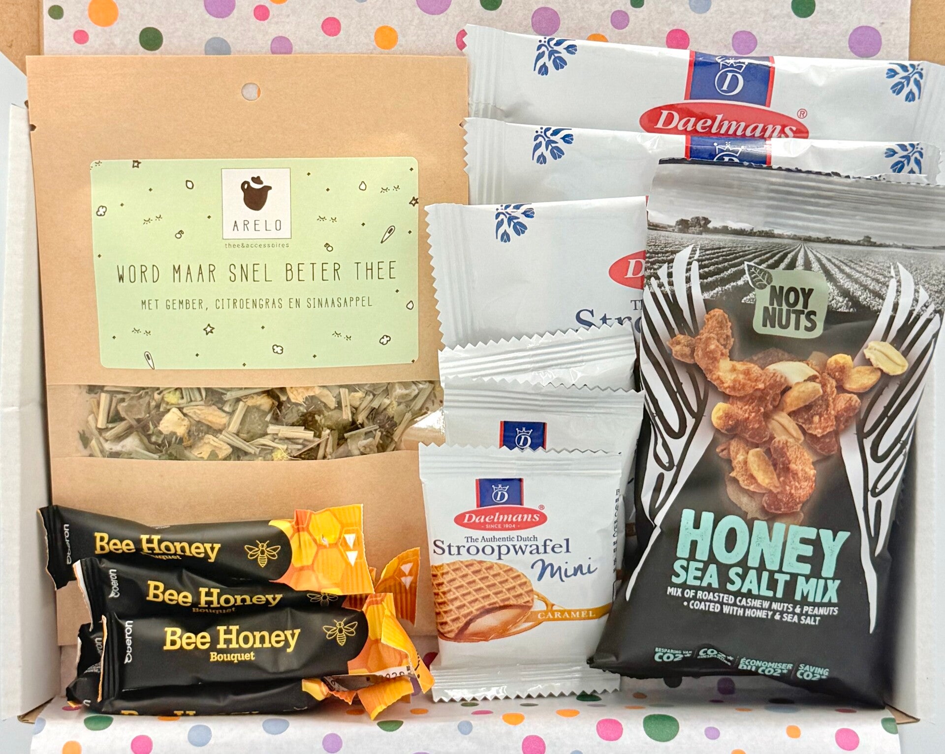 Postkadootje Oppepdoos | Word maar snel beter thee in zakje | Honing | Stroopwafels | Mini stroopwafels | Zakje nootjes | Kaartje naar keuze