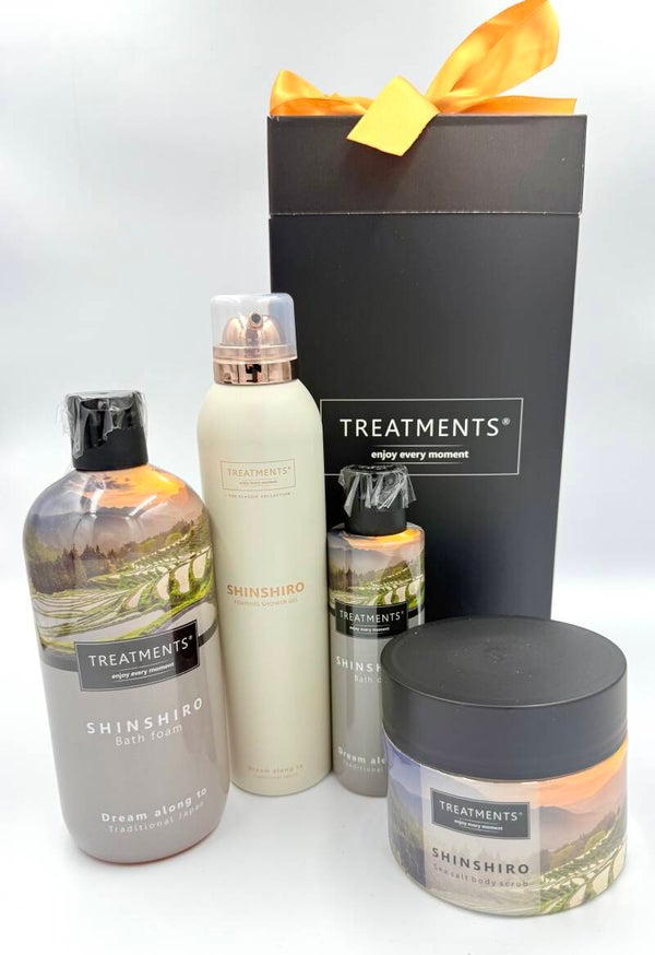 Postkadootje Treatments | Giftbox | Sea salt body scrub | Bath oil | Foaming shower gel | Bath foam | Kaartje naar keuze