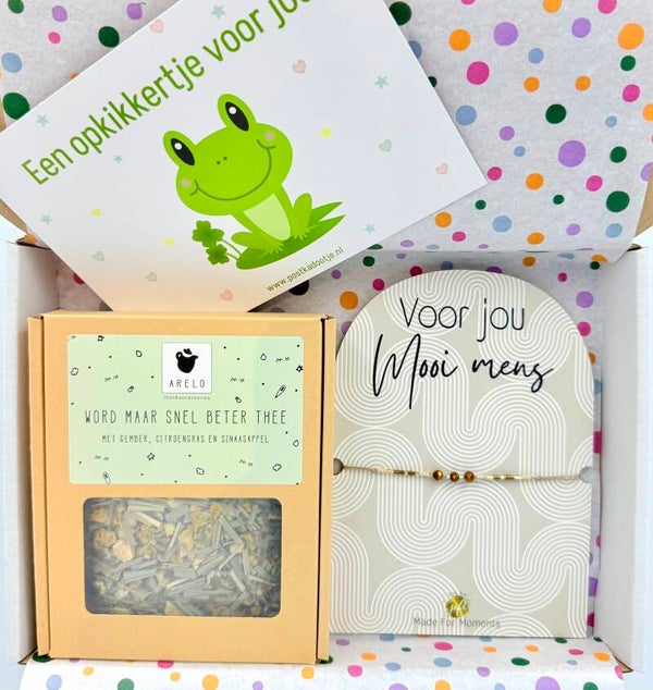 Postkadootje Troostpakketje | Word maar snel beter thee in doosje | Armbandje voor jou mooi mens | Kaartje naar keuze