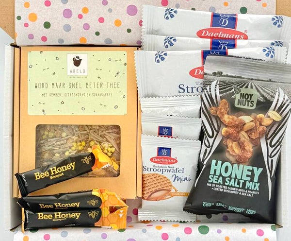 Postkadootje Verwenmoment | Word maar snel beter thee | Honing | Stroopwafels | Mini stroopwafels | Zakje nootjes | Kaartje naar keuze