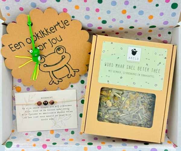 Postkadootje Warme wens | Word maar snel beter thee in doosje | Verstelbaar armbandje met edelstenen rhodoniet | Opkikkertje voor jou gelukje | Kaartje naar keuze