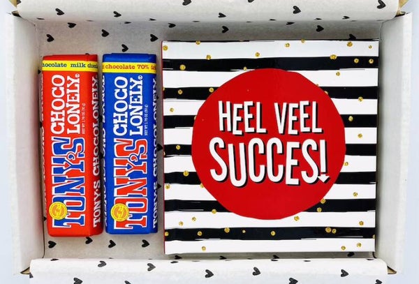 Postkadootje Succes | Boekje heel veel succes | Twee tony chocolonely mini reepjes