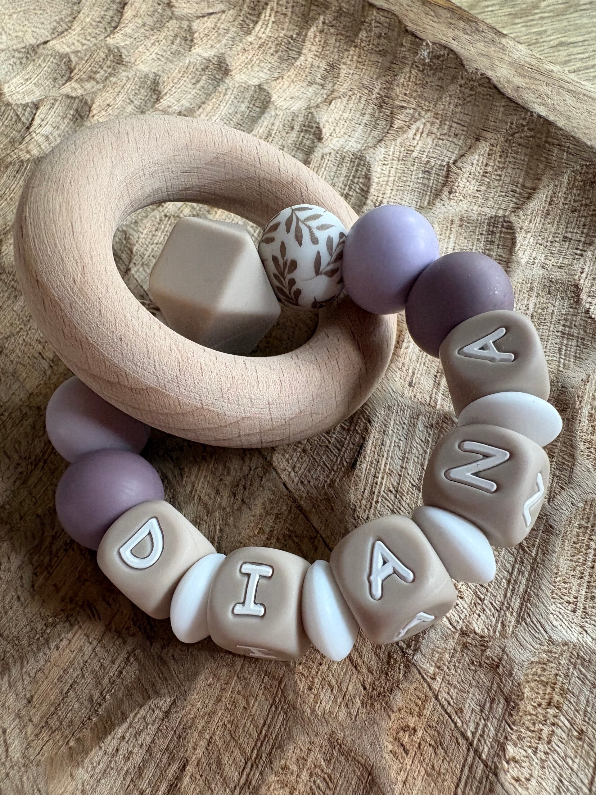 Gepersonaliseerde Bijtring met naam Lila |Diana