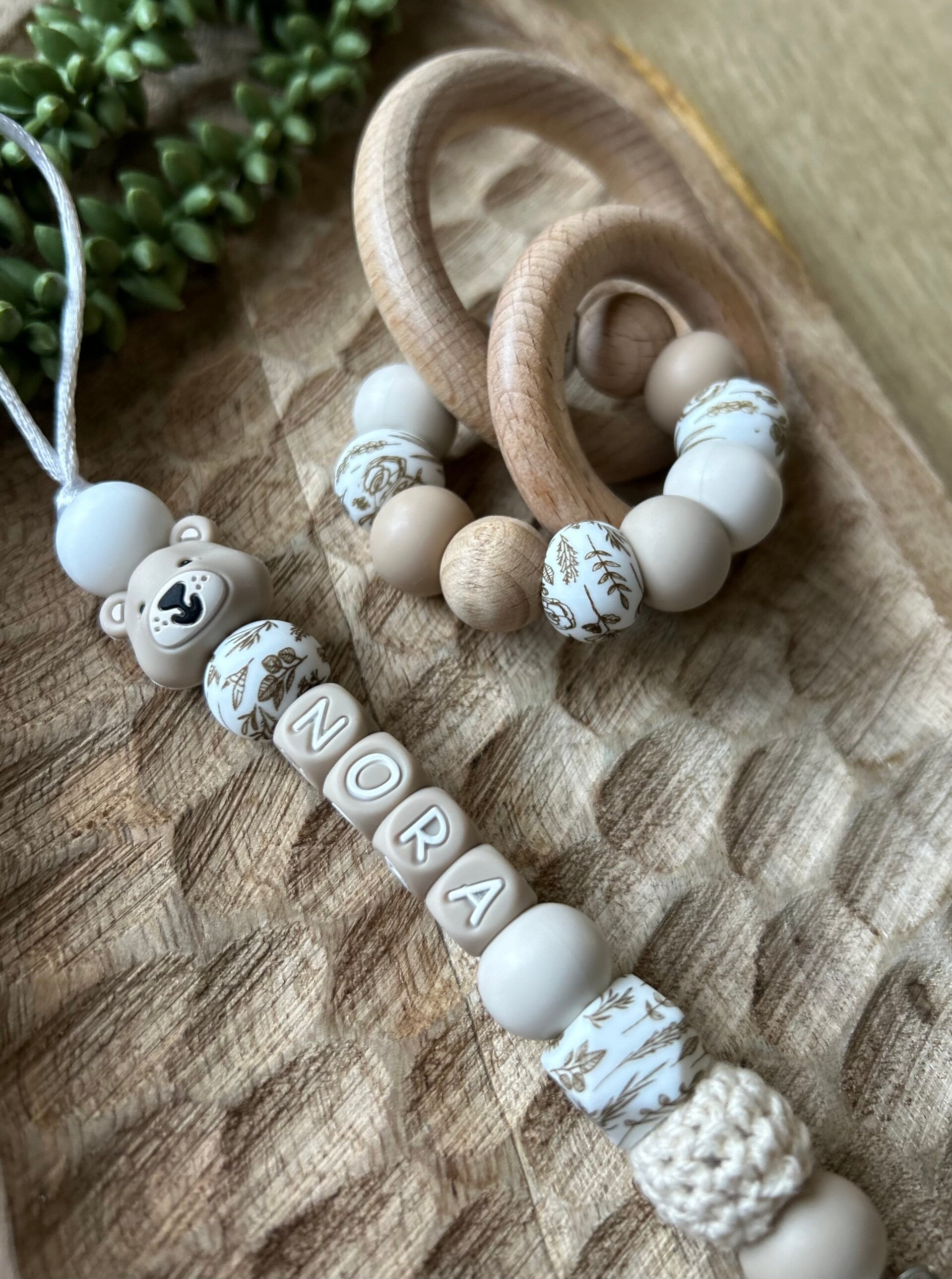 Gepersonaliseerd Speenkoord met naam |Nora