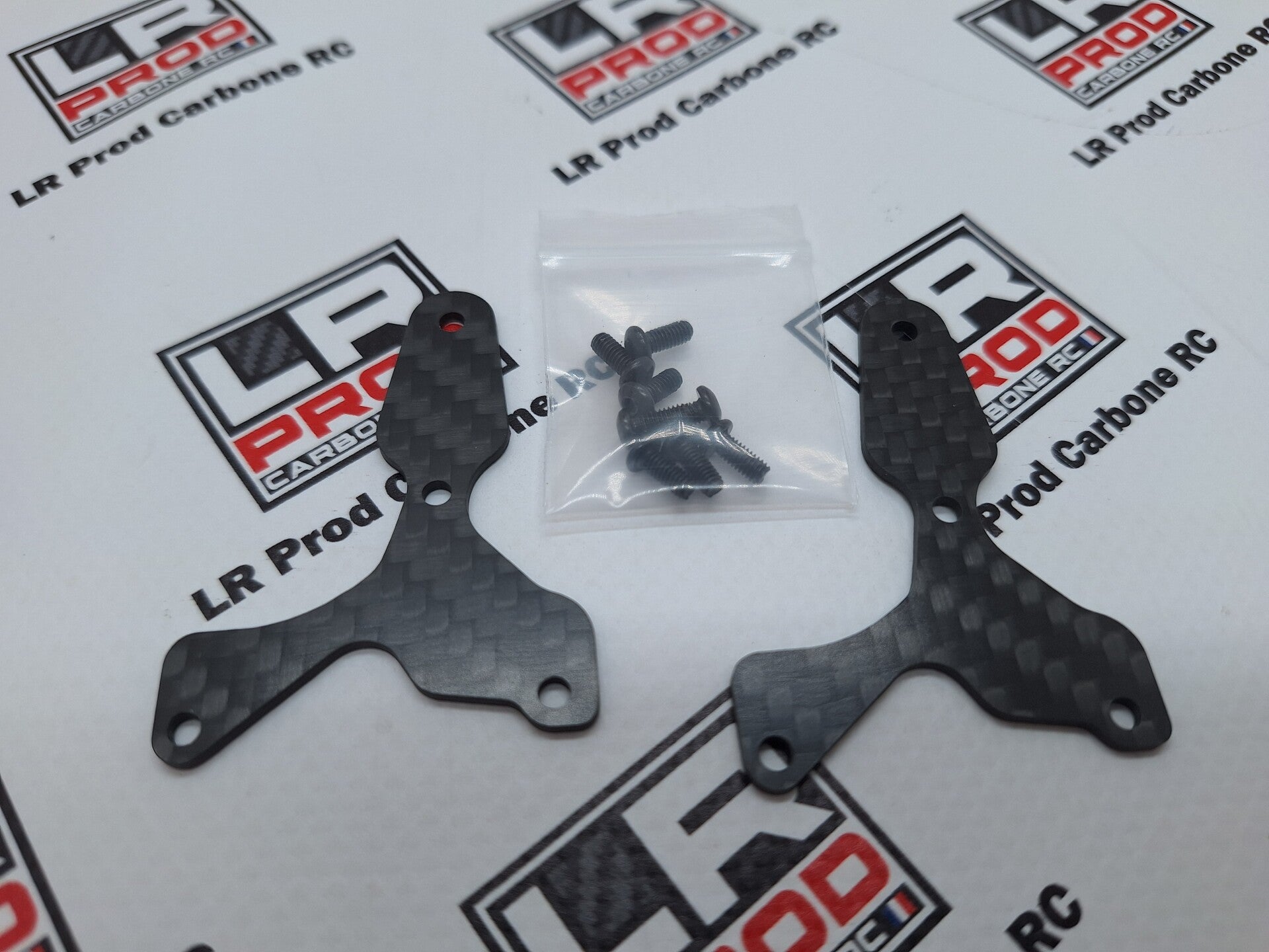 Renforts triangles inferieurs avants carbone 2mm RC8 B4.2