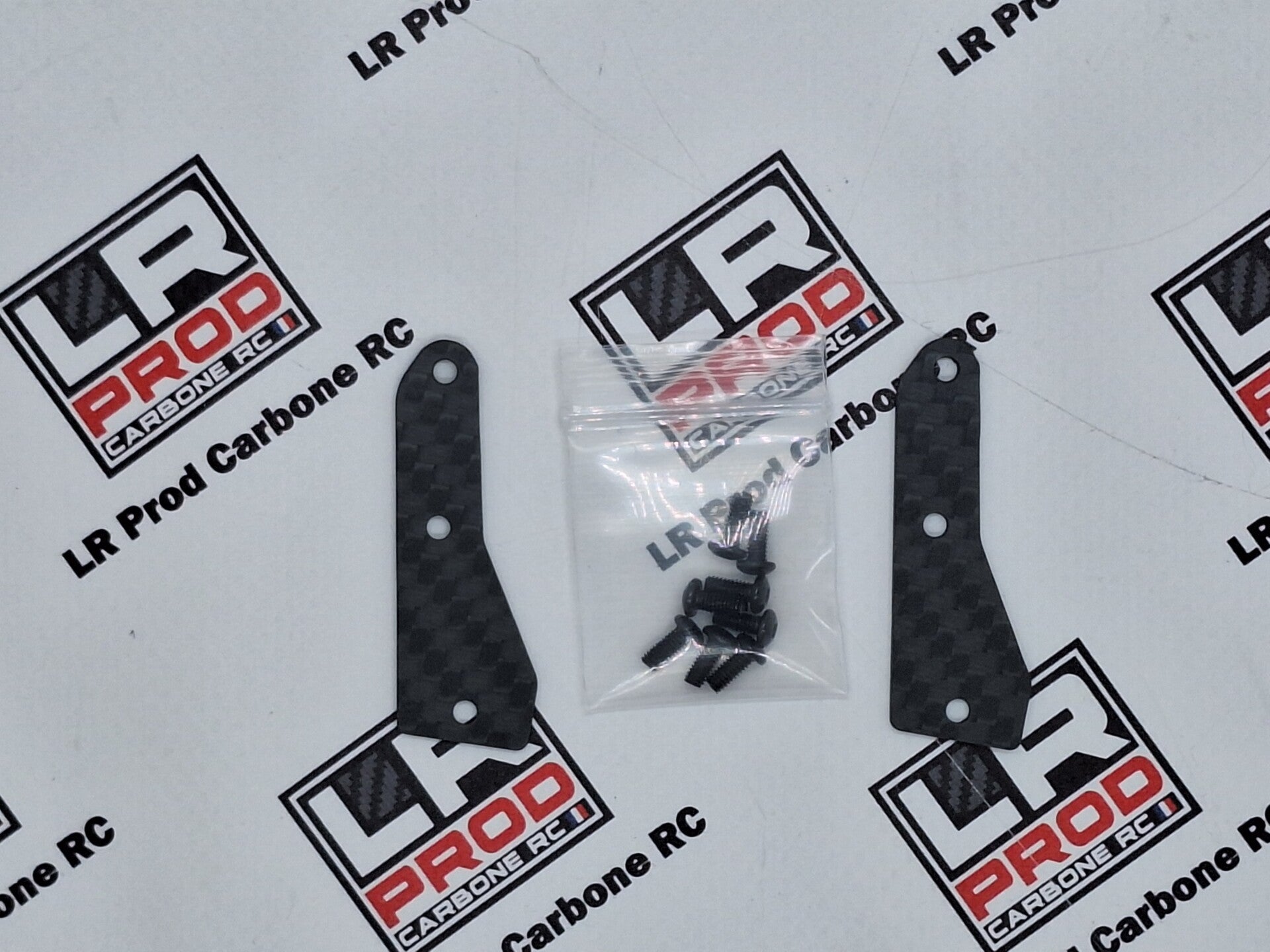 Renforts triangles supérieurs avants carbone 2mm RC8 B4.2