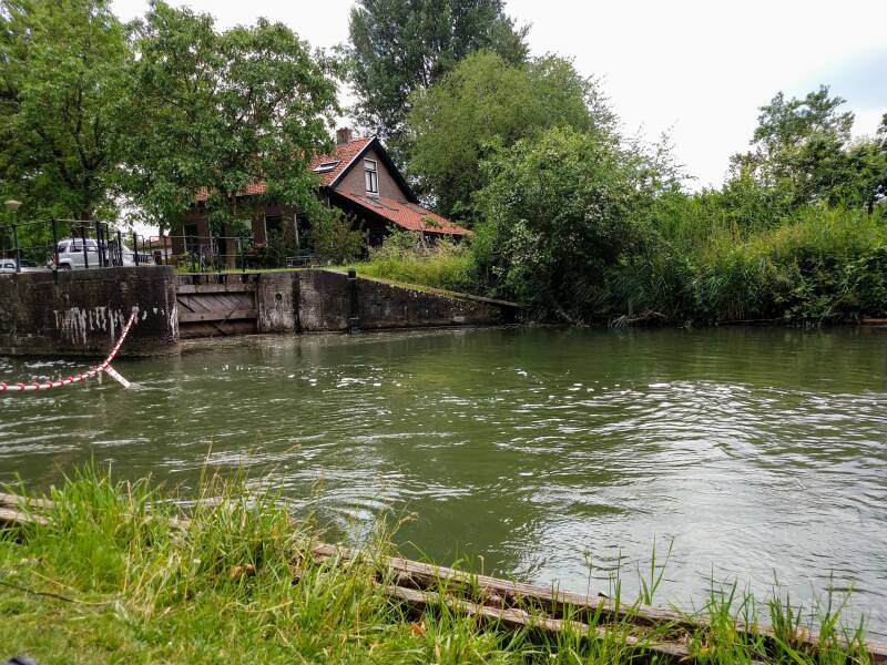 Sluis bij de kromme Rijn