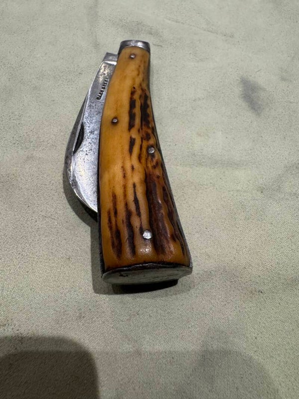 Sheffield pruner. Flat cap.