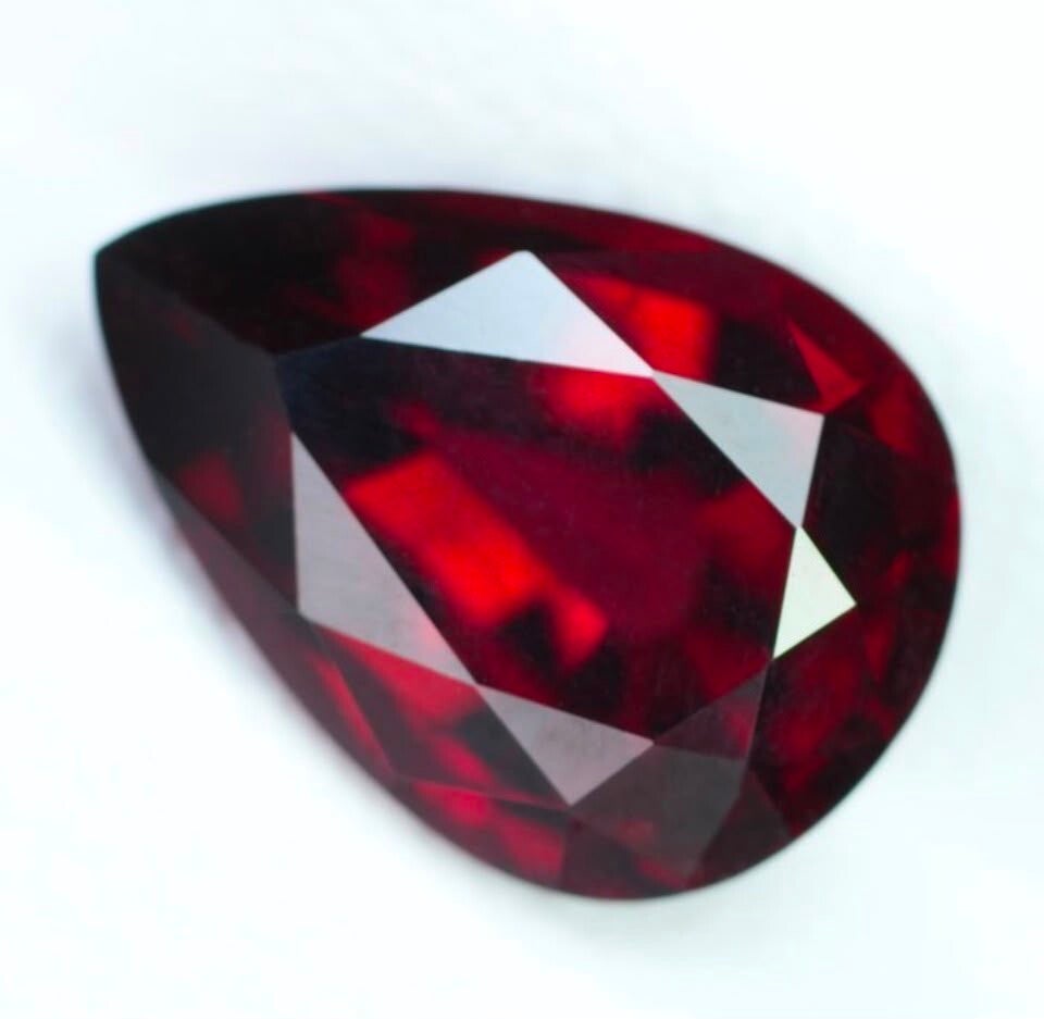 Edelstein Rhodolite