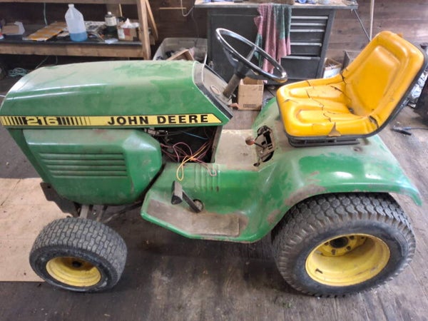 JD 216 garden tractor