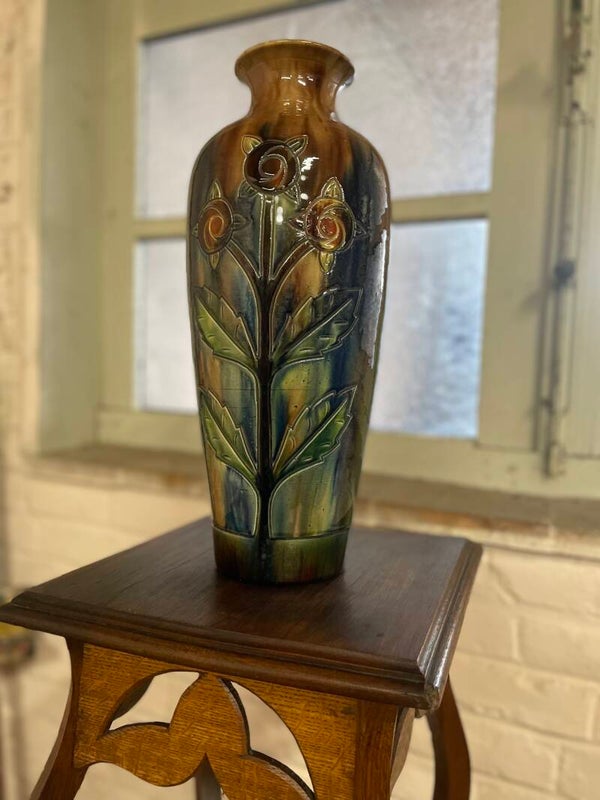 Art Nouveau siervaas in authentiek Vlaams aardewerk