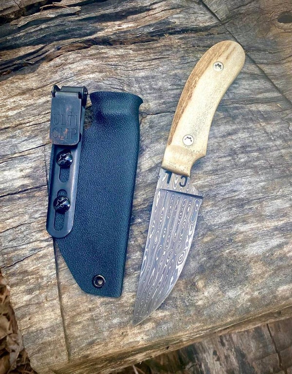 3000427 Horizon Damascus pattern with Whitetail Stag handle