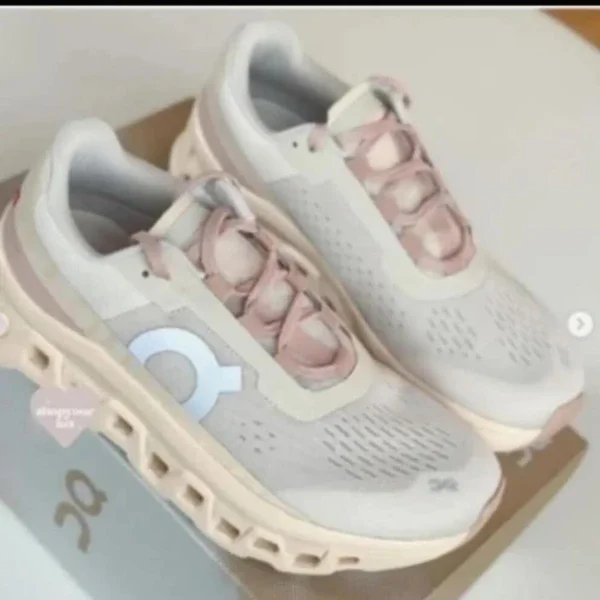 OC Sneakers