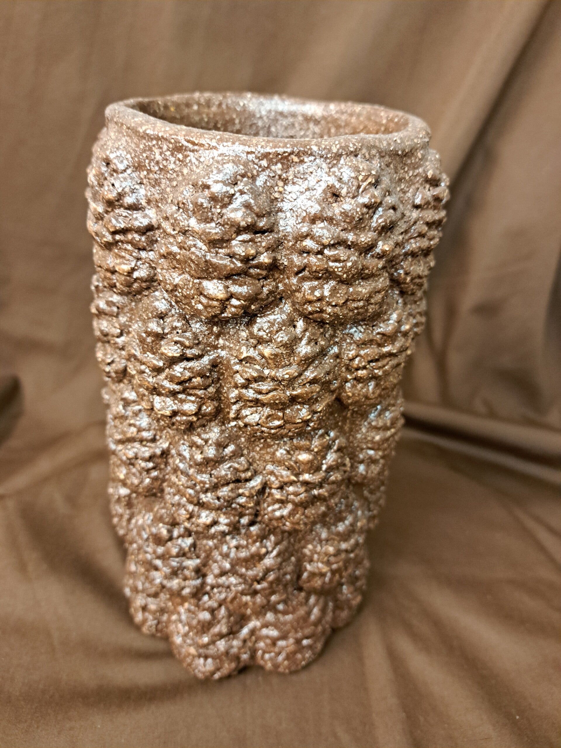 Vaas dennenappels voor droog/ zijde bloemen