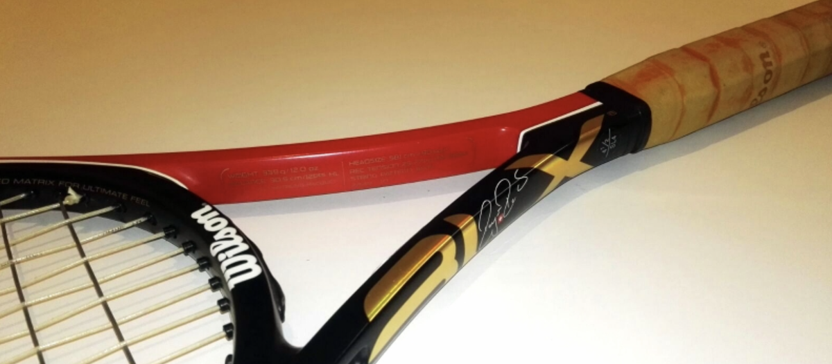 LUNNADE Tennisrackets voor volwassenen, set van 2, duurzaam tennisracket van 61 cm, lichtgewicht, voorgespannen en regrip, geschikt voor beginners tot gevorderde spelers
