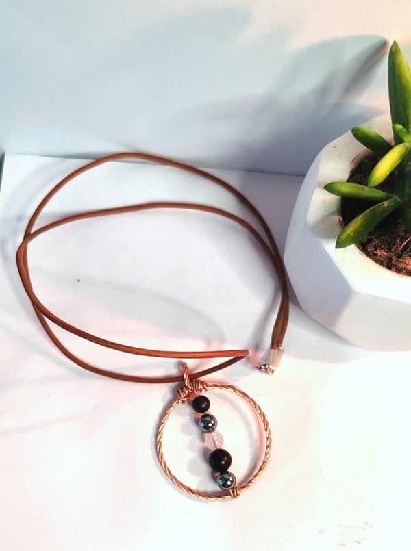 Collier cuir, cuivre et shungite